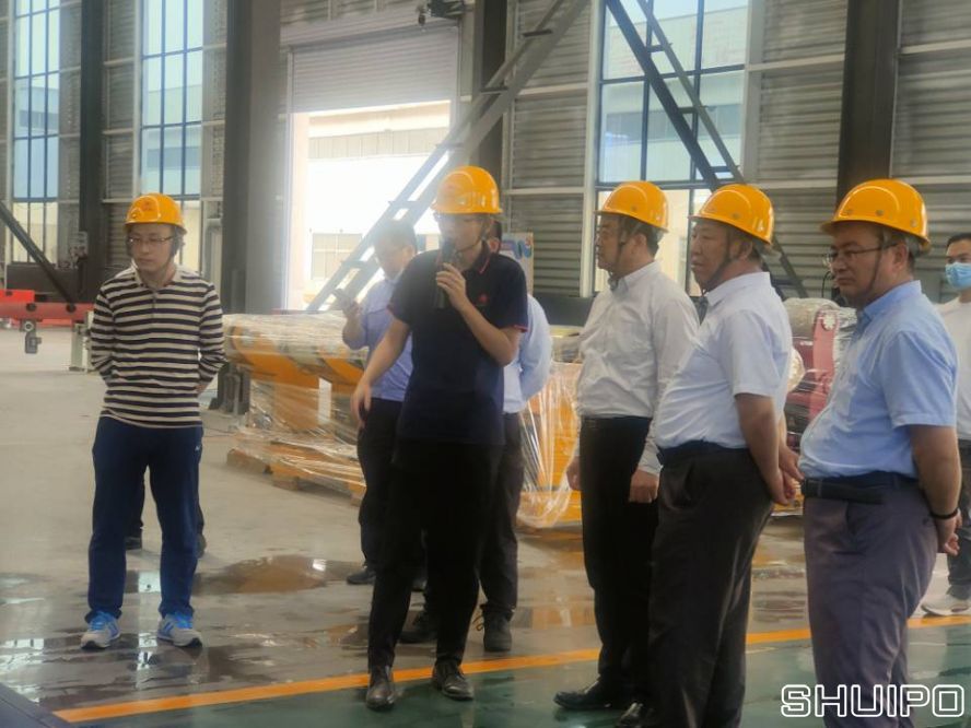 山東省科學(xué)院激光研究所所長(zhǎng)賈中青、山東省機(jī)械設(shè)計(jì)研究院院長(zhǎng)林江海帶領(lǐng)激光、高端裝備領(lǐng)域?qū)＜乙恍?人到水泊焊割實(shí)地調(diào)研2